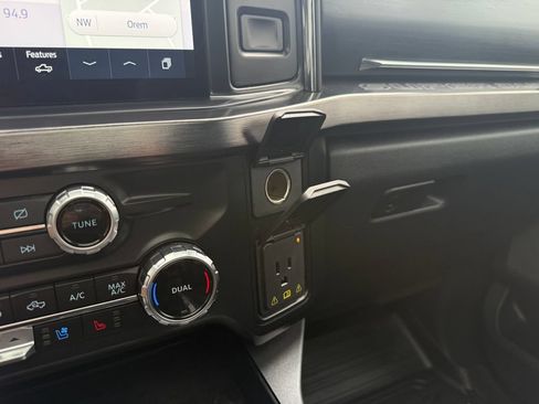 Used 2023 Ford F350 Lariat w/ Lariat Ultimate Package AWD/4WD image 28