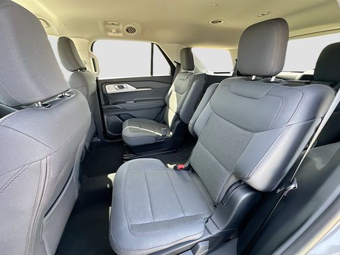 New 2026 Ford Explorer Active RWD image 17