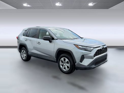 Used 2023 Toyota RAV4 LE FWD image 7