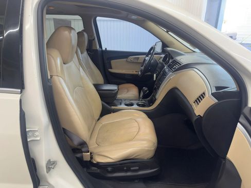 Used 2011 Chevrolet Traverse LTZ image 10