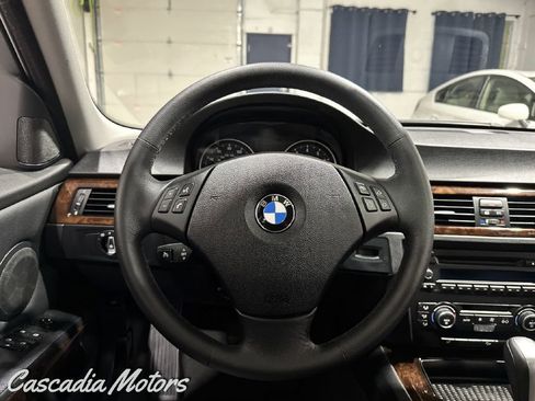 Used 2009 BMW 335i xDrive Sedan image 35