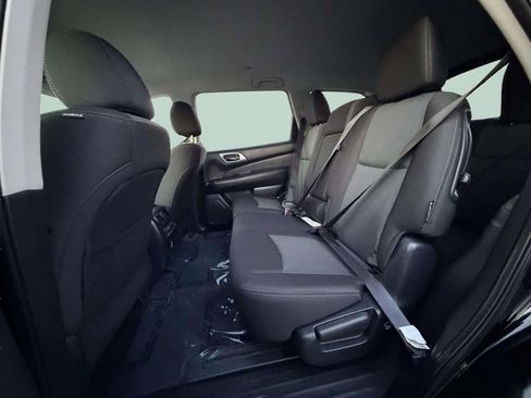 Used 2018 Nissan Pathfinder S image 11
