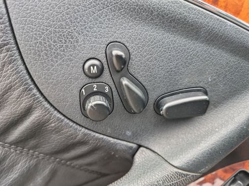 Used 2008 Mercedes-Benz CLK 350 Coupe image 17