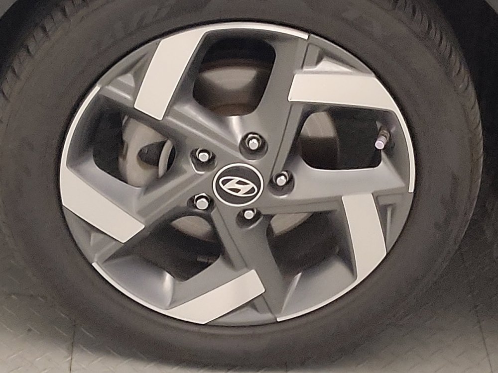 Used 2022 Hyundai Venue Limited FWD image 31