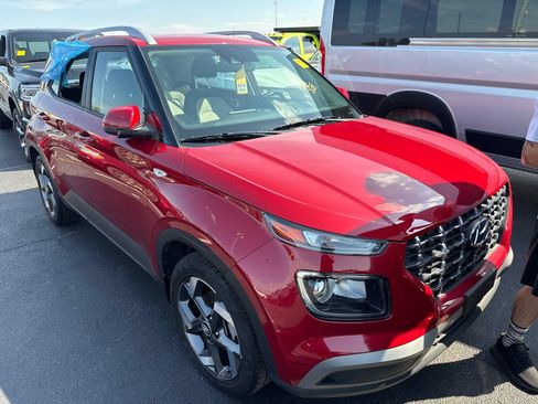 Used 2021 Hyundai Venue SEL FWD image 6