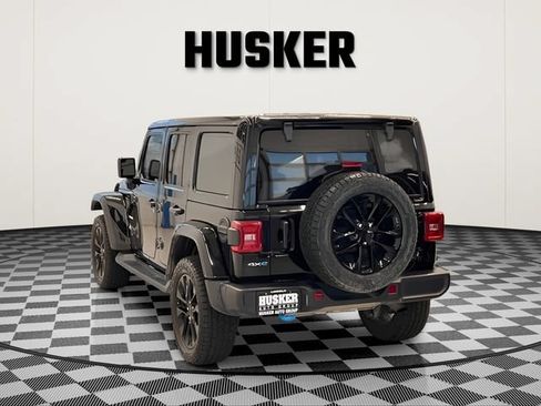 Used 2022 Jeep Wrangler Unlimited Sahara w/ Cold Weather Group AWD/4WD image 7