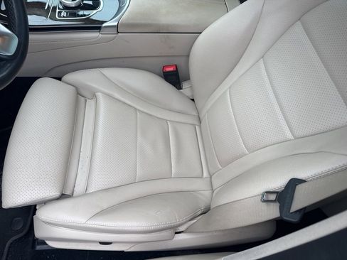 Used 2019 Mercedes-Benz GLC 300 4MATIC image 23