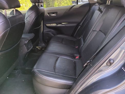 Used 2021 Toyota Venza LE AWD/4WD image 18