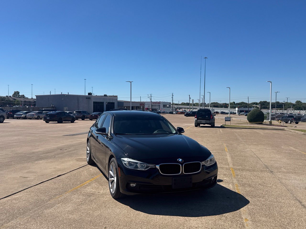 Used 2018 BMW 320i xDrive Sedan AWD/4WD image 4