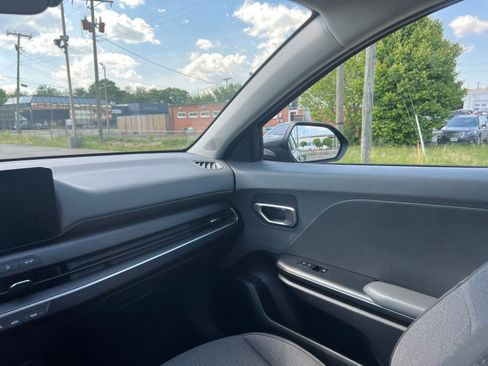 Used 2025 Kia K4 LXS FWD image 35