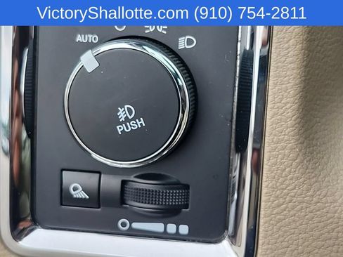 Used 2017 RAM 1500 Laramie AWD/4WD image 18