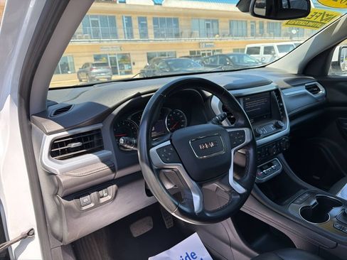Used 2023 GMC Acadia SLT FWD image 15