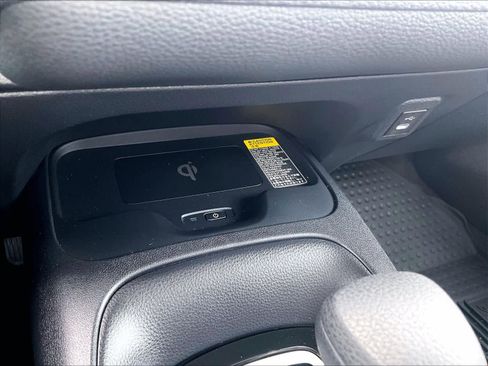 Used 2025 Toyota Corolla LE w/ LE Premium Package image 27