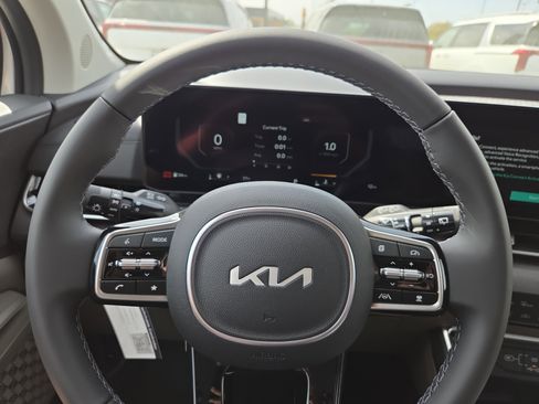 New 2026 Kia Carnival SX FWD image 11