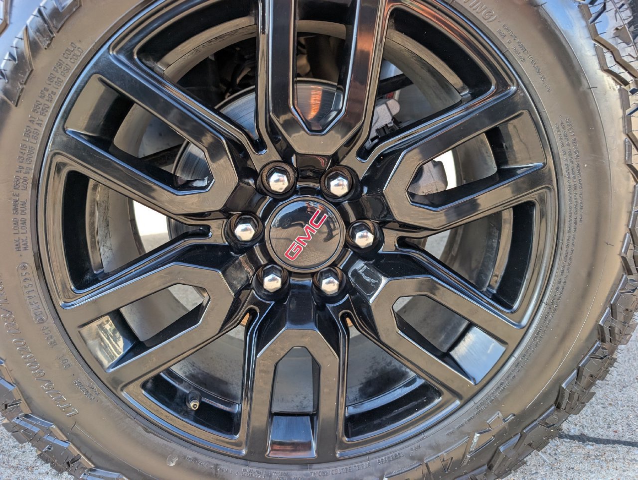Used 2022 GMC Sierra 1500 Elevation w/ Elevation Premium Package AWD/4WD image 7
