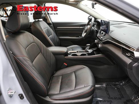 Used 2023 Nissan Altima 2.5 SR w/ SR Premium Package FWD image 23