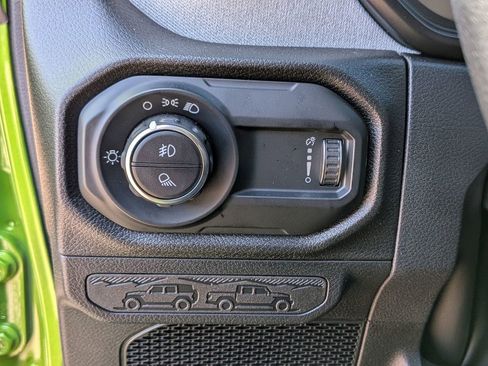 New 2026 Jeep Gladiator Sport image 18