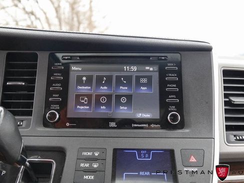 Used 2020 Toyota Sienna Limited image 33