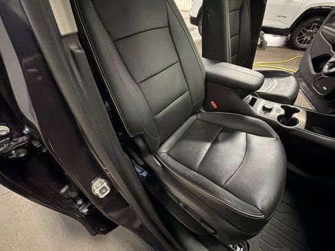 Used 2019 GMC Terrain Denali w/ Advanced Safety Package image 29