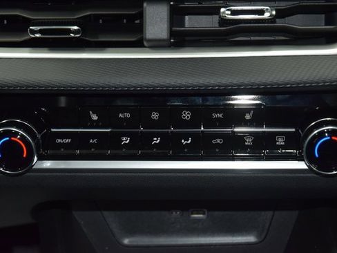 New 2026 Chevrolet Equinox LT w/ Convenience Package II image 31