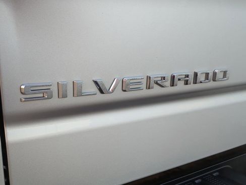 Used 2019 Chevrolet Silverado 1500 LT w/ Texas Edition image 19