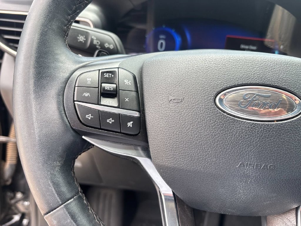 Used 2020 Ford Explorer Platinum w/ Premium Technology Package AWD/4WD image 16