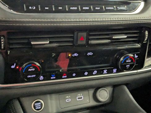 Certified 2023 Nissan Rogue SL w/ SL Premium Package image 23