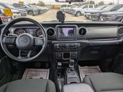 Used 2023 Jeep Gladiator Sport image 14