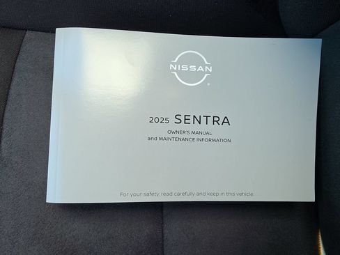 Used 2025 Nissan Sentra SR FWD image 32