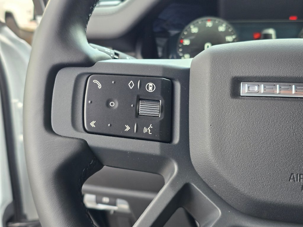 New 2026 Land Rover Defender 110 X-Dynamic SE AWD/4WD image 17