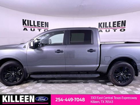 Used 2023 Nissan Titan SV w/ SV Convenience Package image 4