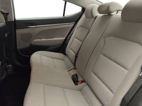 Used 2018 Hyundai Elantra SE FWD image 18