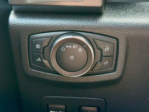 Used 2019 Ford F150 Lariat w/ Equipment Group 502A Luxury AWD/4WD image 29