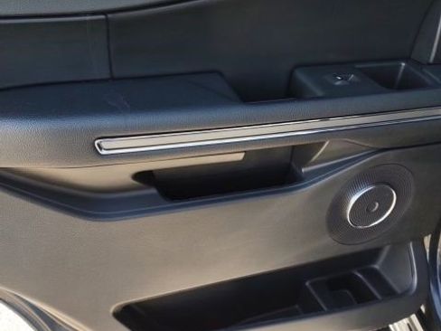 Used 2023 Ford Expedition XLT image 17