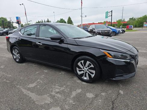 Used 2024 Nissan Altima 2.5 S image 1