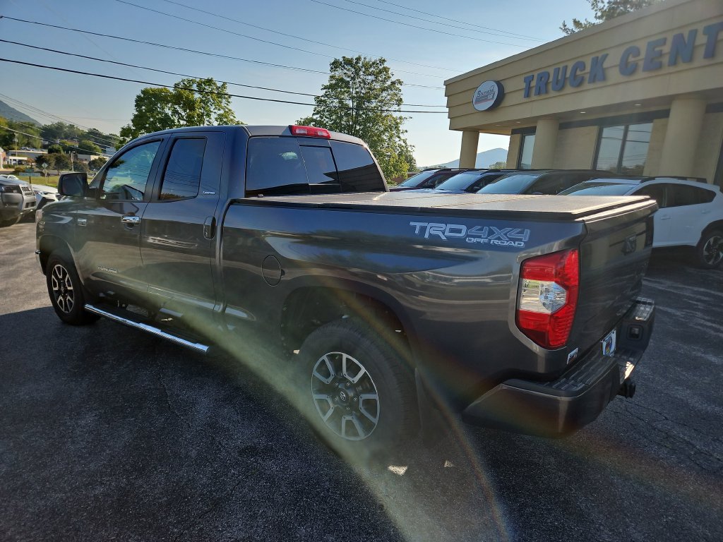 Used 2017 Toyota Tundra Limited w/ Limited Premium Package AWD/4WD image 3