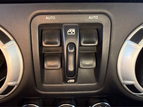 Used 2014 Jeep Wrangler Unlimited Sahara w/ Connectivity Group image 20