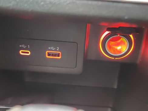 Certified 2024 Nissan Kicks SV image 21