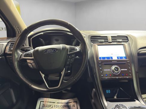 Used 2020 Ford Fusion Titanium image 15