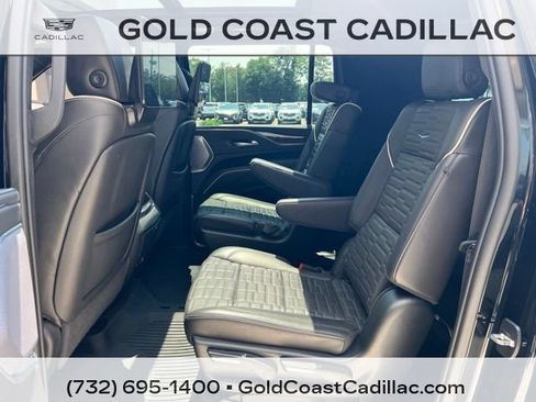 Used 2023 Cadillac Escalade ESV Sport Platinum w/ LPO, ONYX Package AWD/4WD image 18