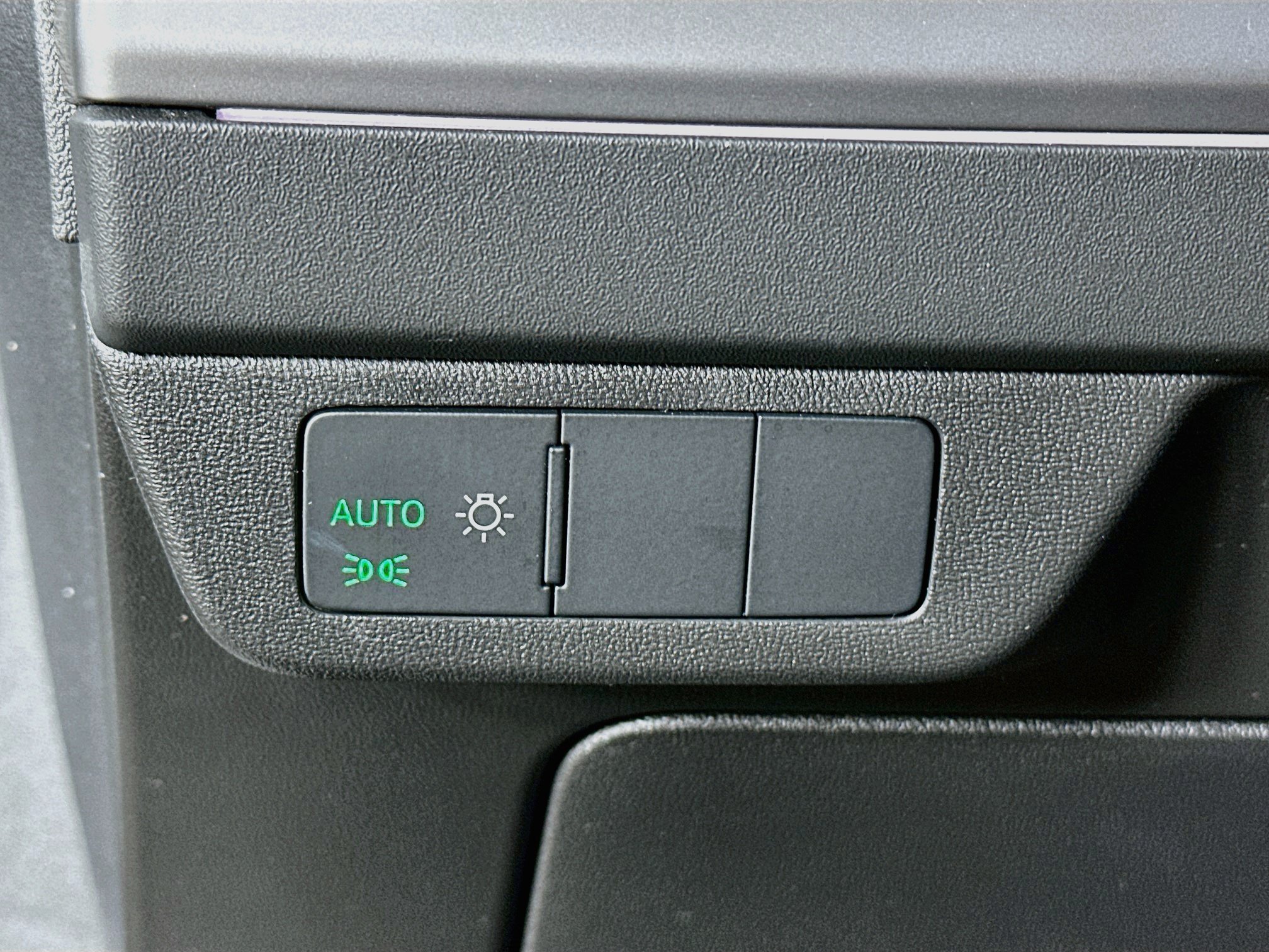 Used 2023 Audi Q4 e-tron Premium Plus w/ Premium Plus RWD image 17