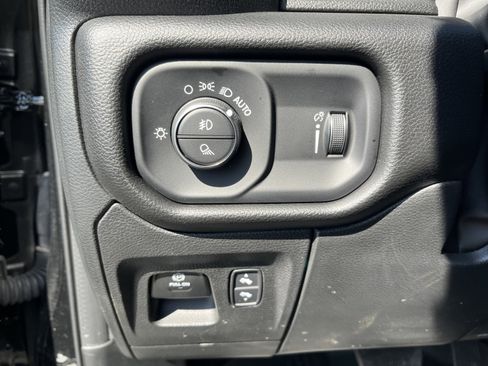 Used 2023 RAM 1500 Big Horn AWD/4WD image 15