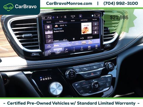 Used 2021 Chrysler Pacifica Pinnacle FWD image 32