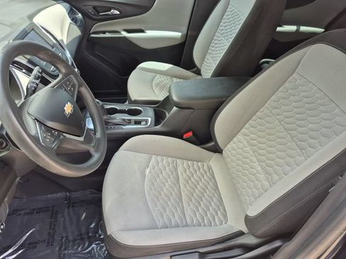 Used 2021 Chevrolet Equinox LS FWD image 19