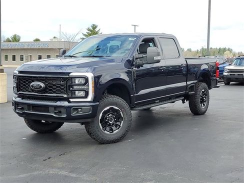 New 2025 Ford F350 XLT w/ Black Appearance Package image 31
