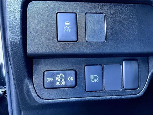 Certified 2021 Toyota Tacoma SR5 image 31