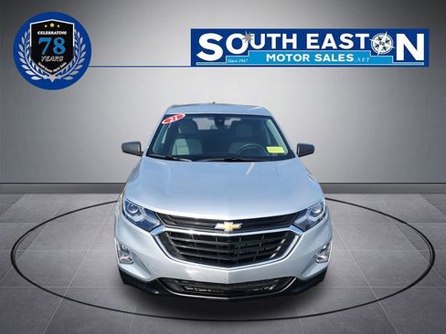 Used 2021 Chevrolet Equinox LS w/ LS Convenience Package image 3