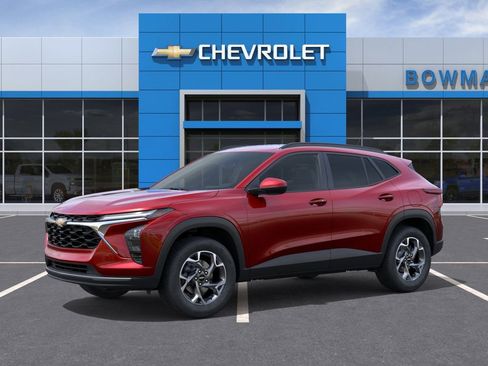 New 2026 Chevrolet Trax LT w/ Driver Confidence Package FWD image 2