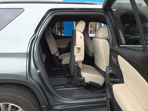 Used 2022 Chevrolet Traverse LT AWD/4WD image 43