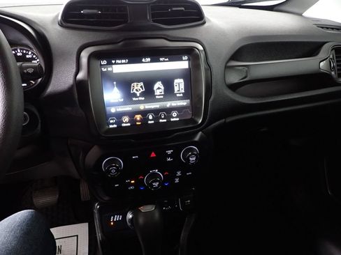 Used 2023 Jeep Renegade Latitude AWD/4WD image 28